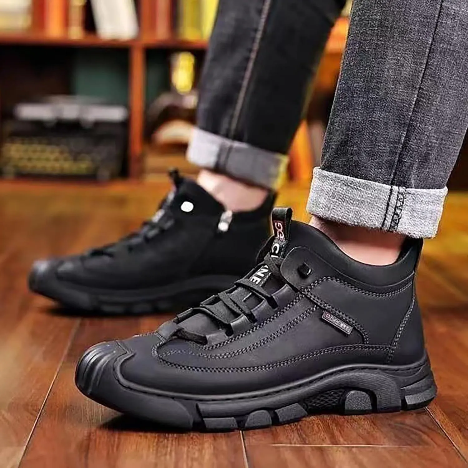 Athletic Fashion Sneakers for Men Breathable and Light Outdoor Comfy Walking Shoe Athletic Gym Tennis Sneakers