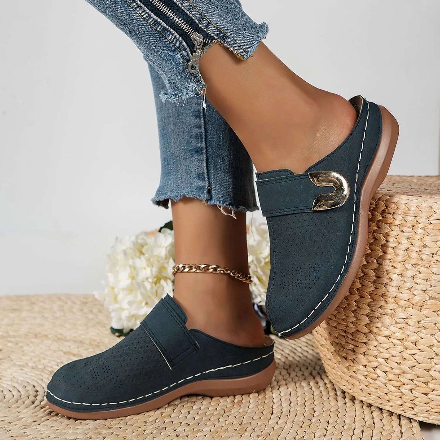 Clogs for Womens Mules Shoes Hollow Closed Toe Sandals Summer Casual Slip on Slippers Boho Outdoor Walking Flats Comfortable Beach Shoes