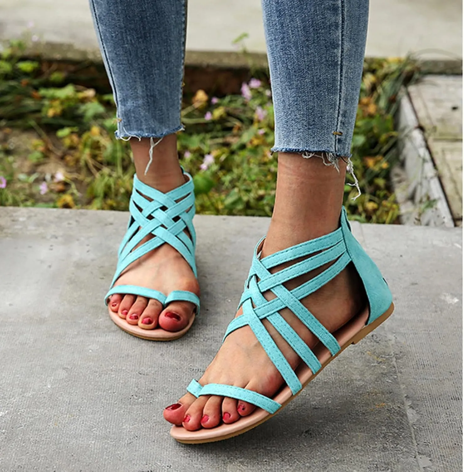 Gladiator Sandals for Women Cross Strappy Flat Sandals T-Strap Fisherman Open Toe Ankle Strap Beach Roman Shoes Zipper