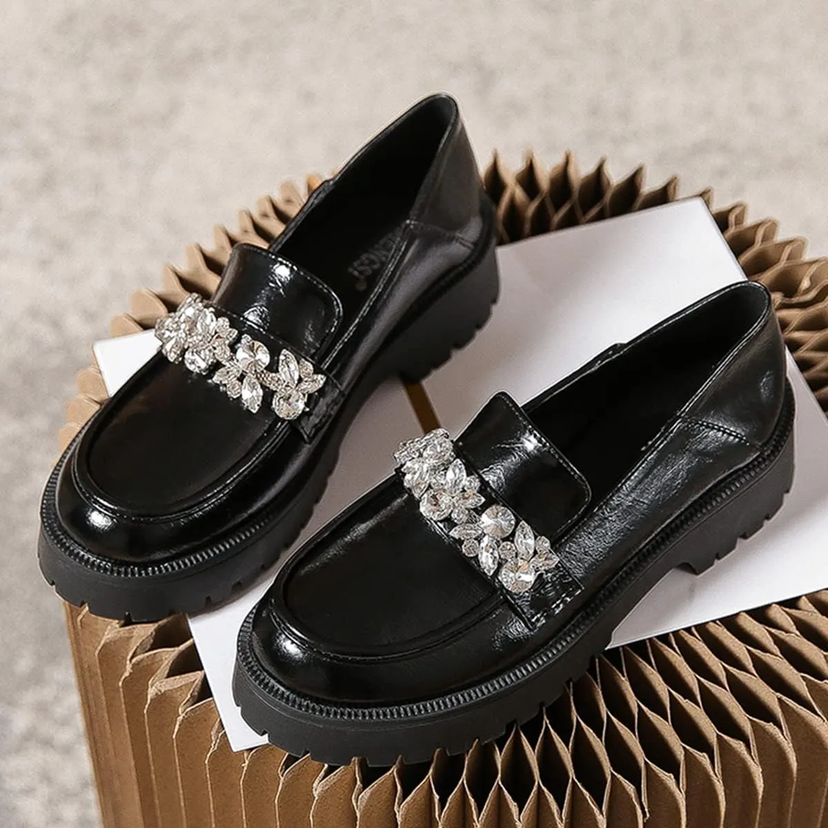 JOEupin Women's Chunky Heel Loafers Platform Patent Leather Chunky Loafers Leather Shoes with Metal