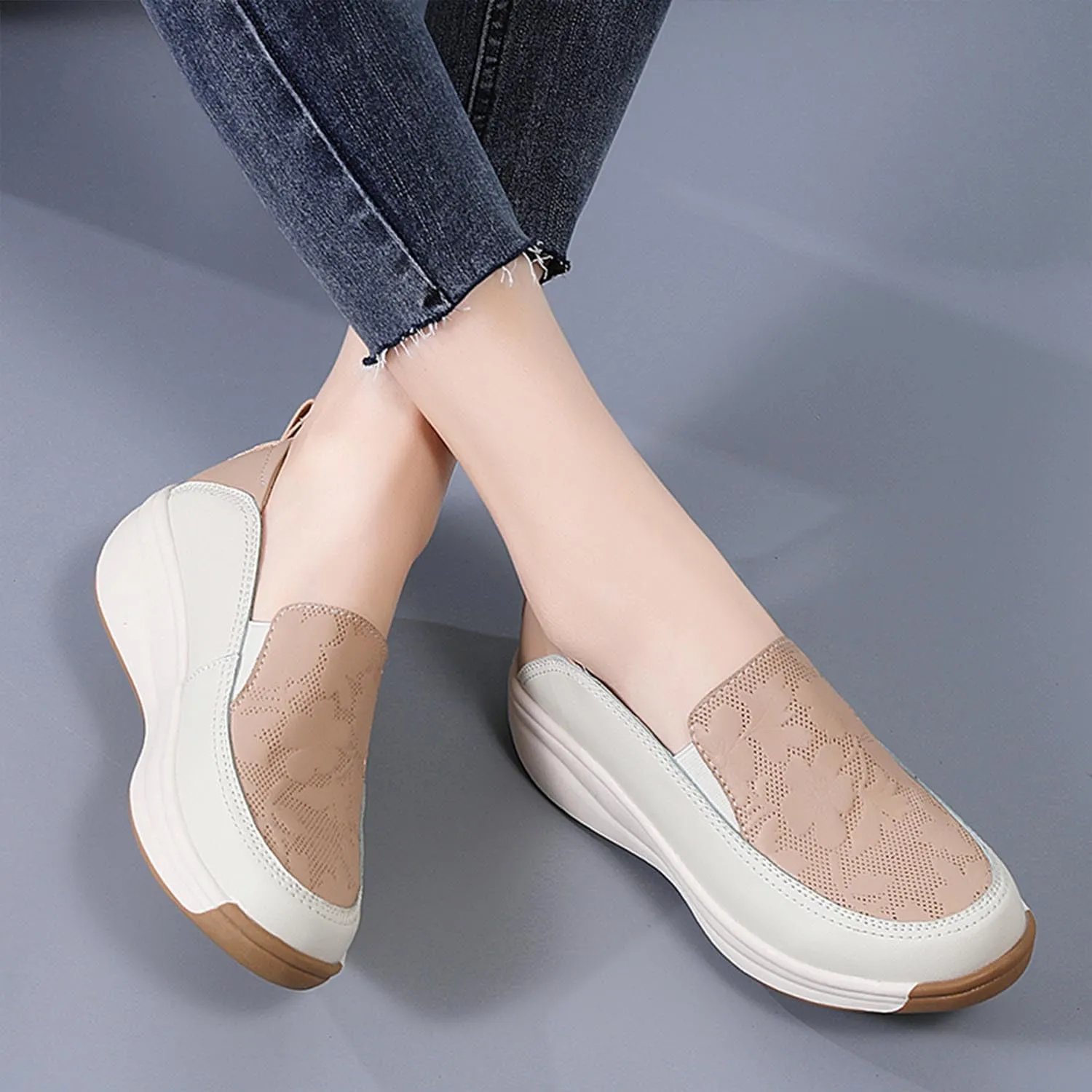 MEBAMY Women's Leather Soft Slip-On Loafers,Round Toe Platform Casual Sneakers,Non-Slip Heighten Low Top Comfortable Walking Loafers Black