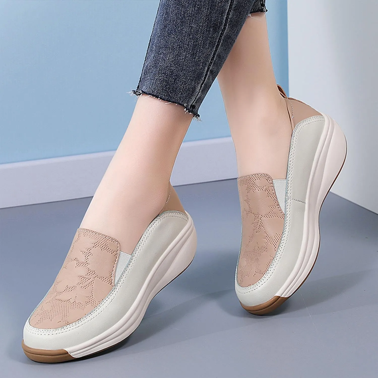 MEBAMY Women's Leather Soft Slip-On Loafers,Round Toe Platform Casual Sneakers,Non-Slip Heighten Low Top Comfortable Walking Loafers Black