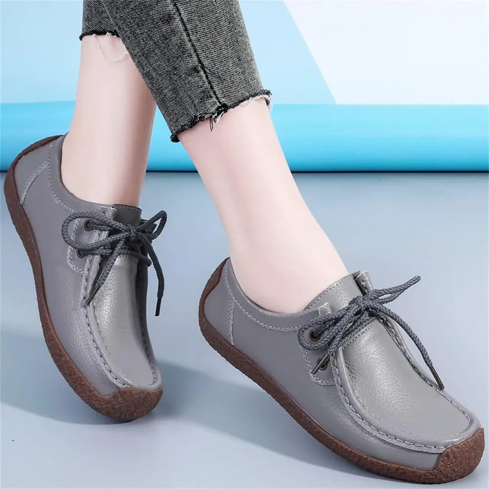 WERWAES Womens Loafers Ladies Leather Moccasin Fashion Penny Loafers Comfortable driving Slip on Lightweight Soft Work Shoes Breathable Round Toe Womens Flat Shoes for Walking Office