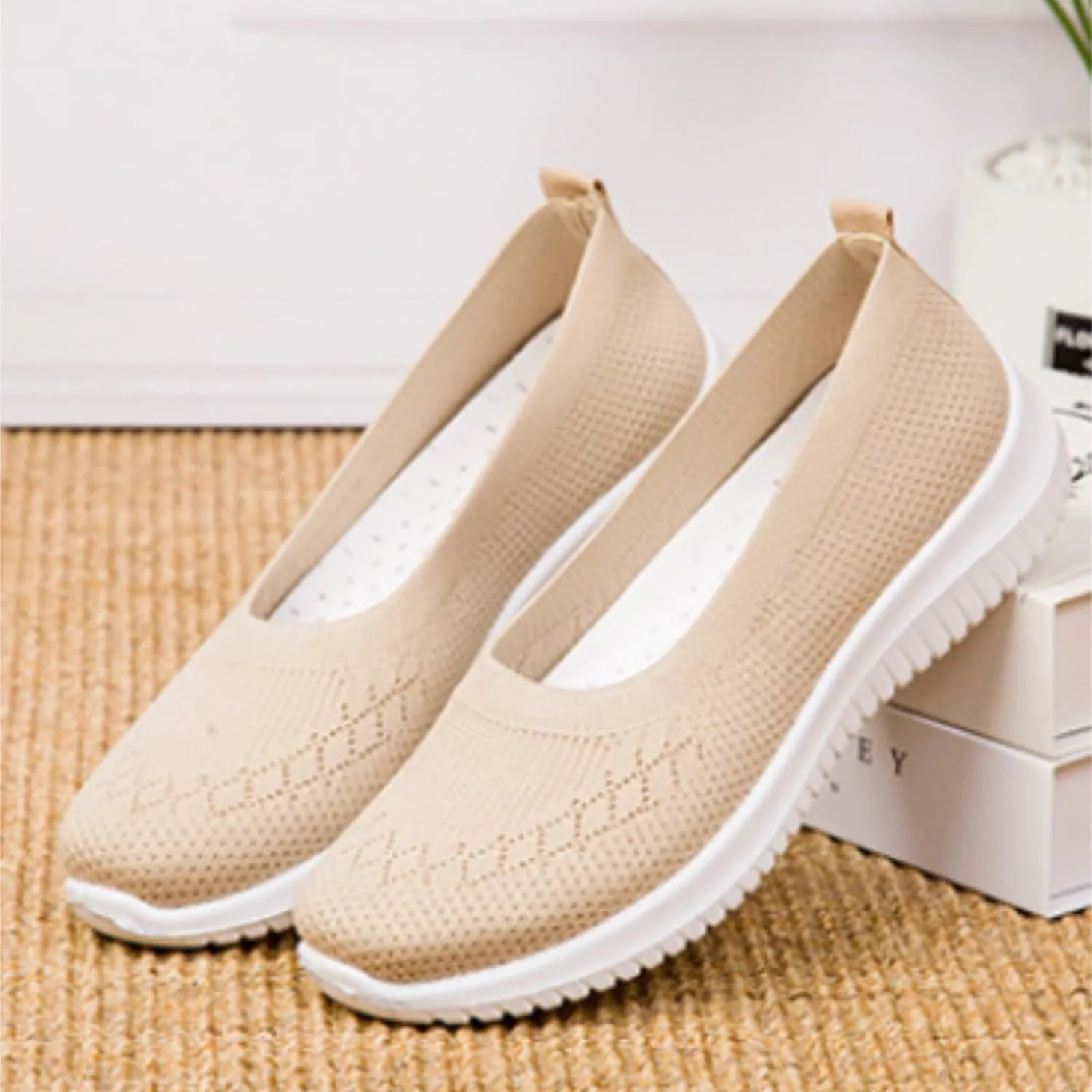 Womens Shoes Slip On Cute Round Toe Women's Sneakers Loafers Casual Solid Color Lightweight Running Shoes Loafers for Women Casual Walking Shoe